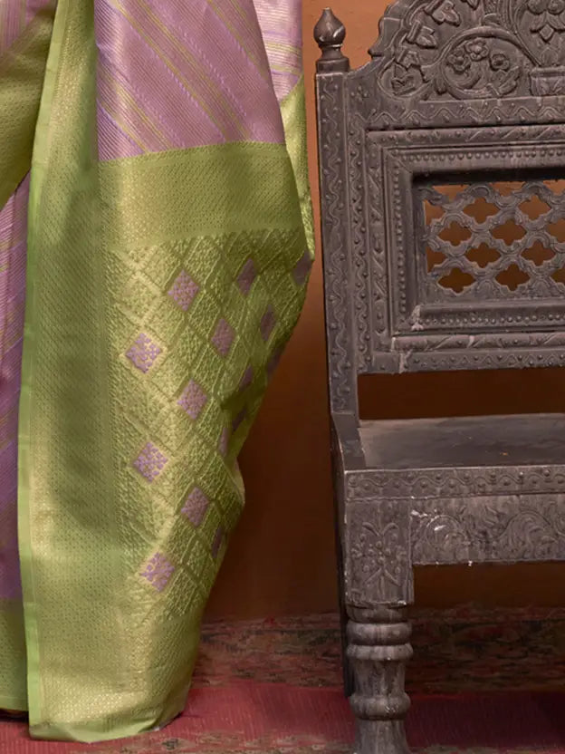 Woven Banarasi Silk Blend Saree  (Purple)