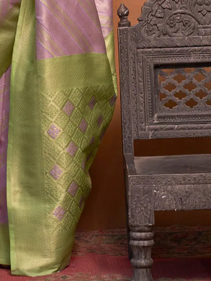 Woven Banarasi Silk Blend Saree  (Purple)