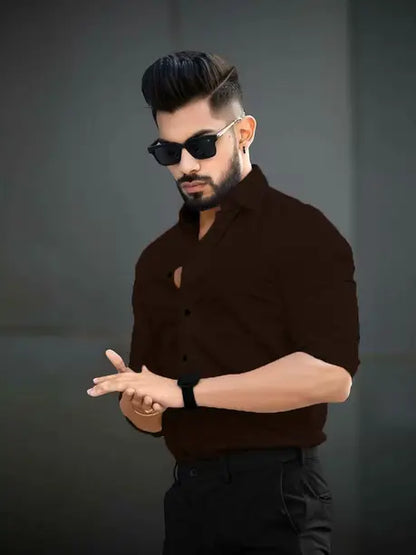 Men Regular Fit Solid Spread Collar Casual Shirt